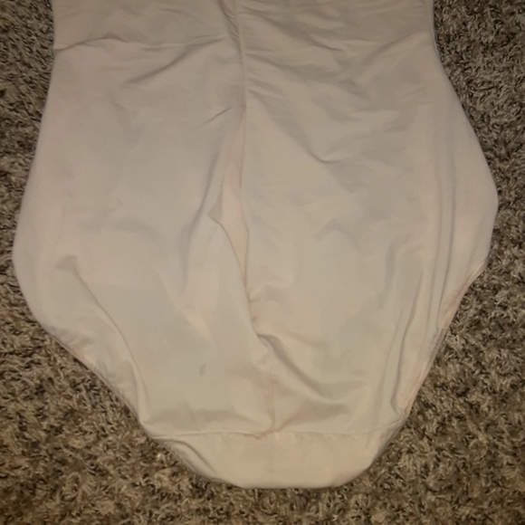 Lingerie - Picture 3 of 5